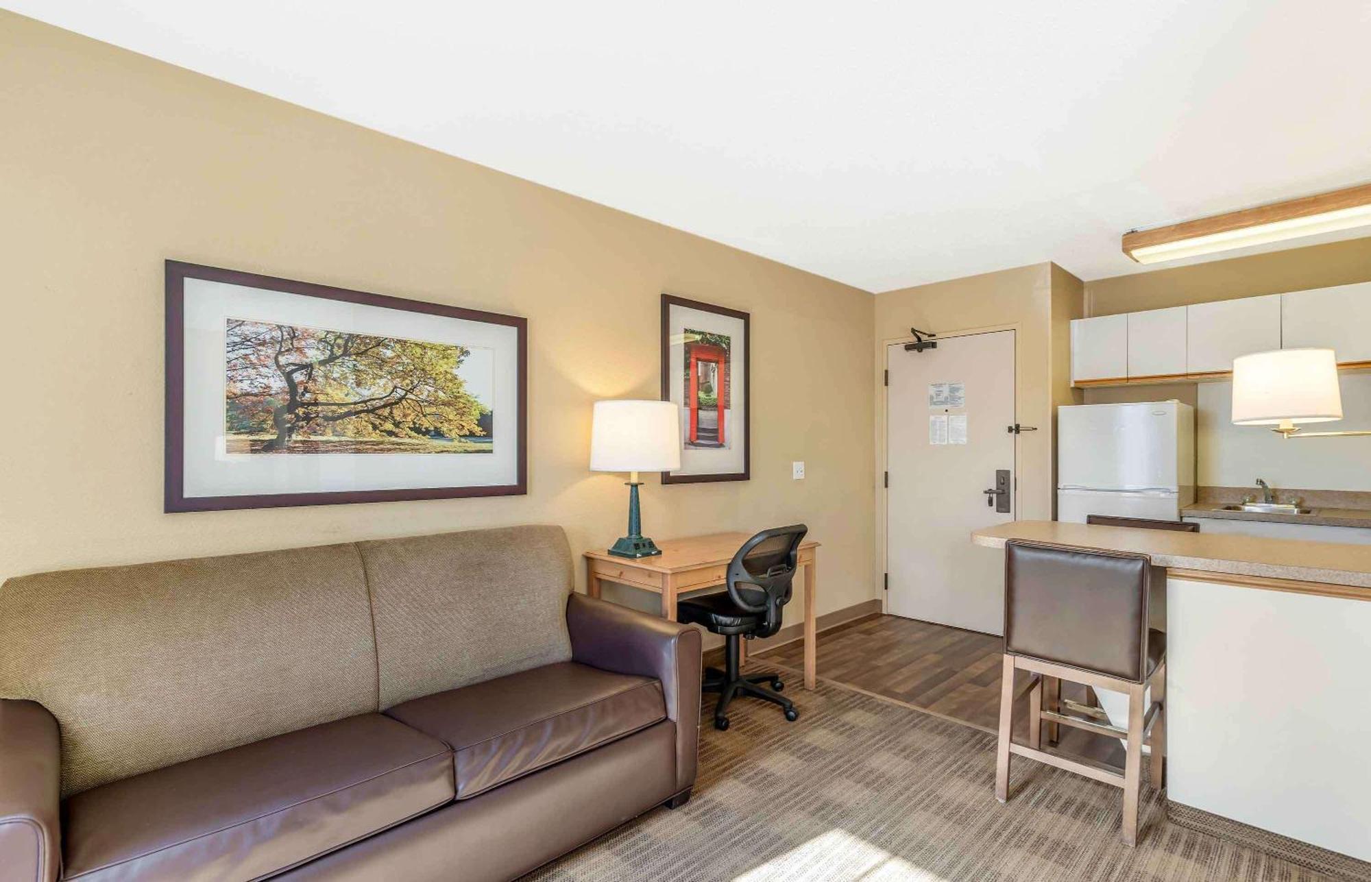 Extended Stay America Select Suites - Chicago - Naperville - East Buitenkant foto