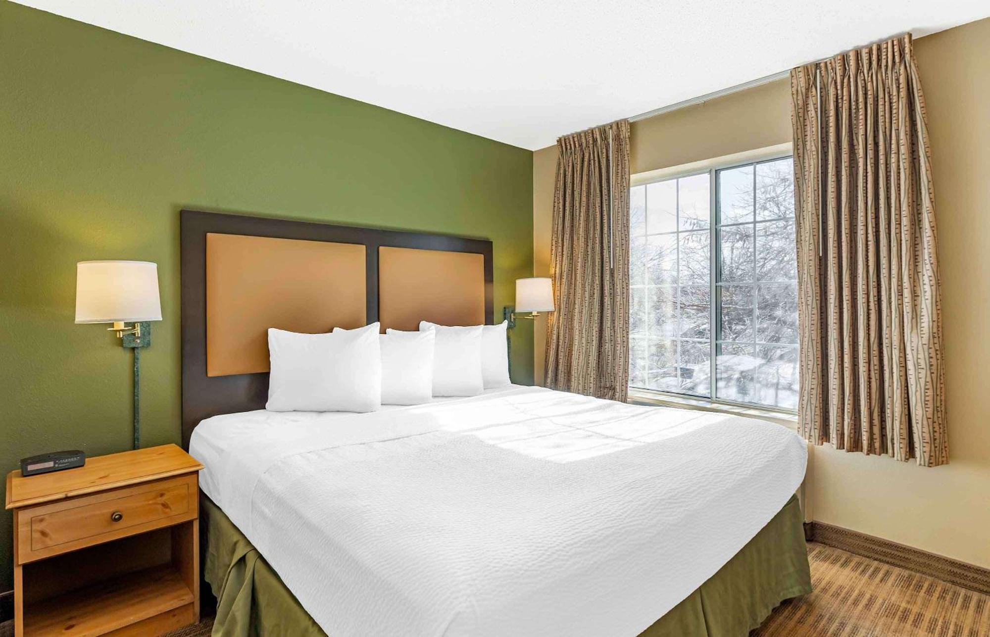 Extended Stay America Select Suites - Chicago - Naperville - East Buitenkant foto