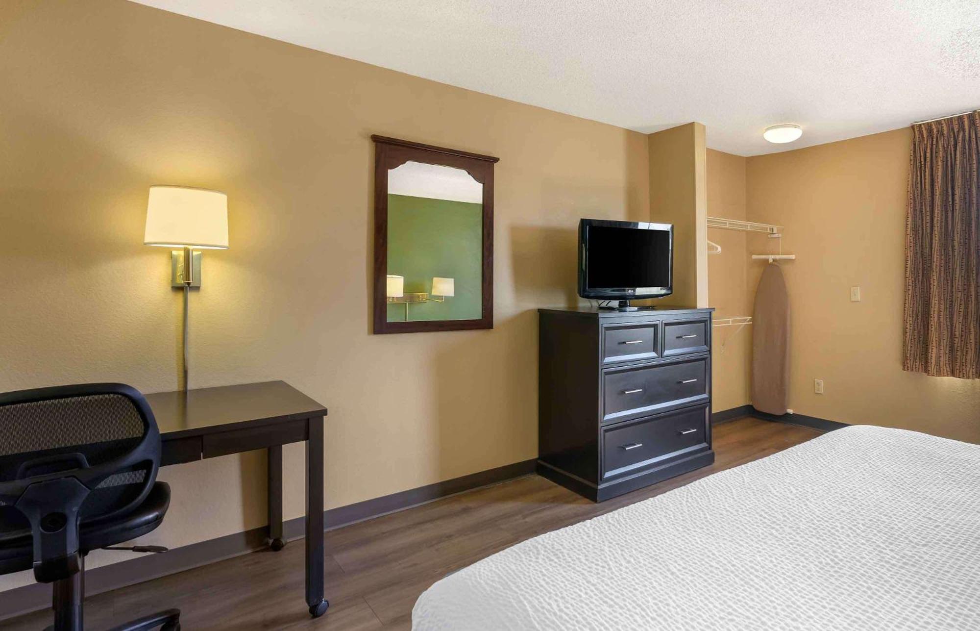 Extended Stay America Select Suites - Chicago - Naperville - East Buitenkant foto