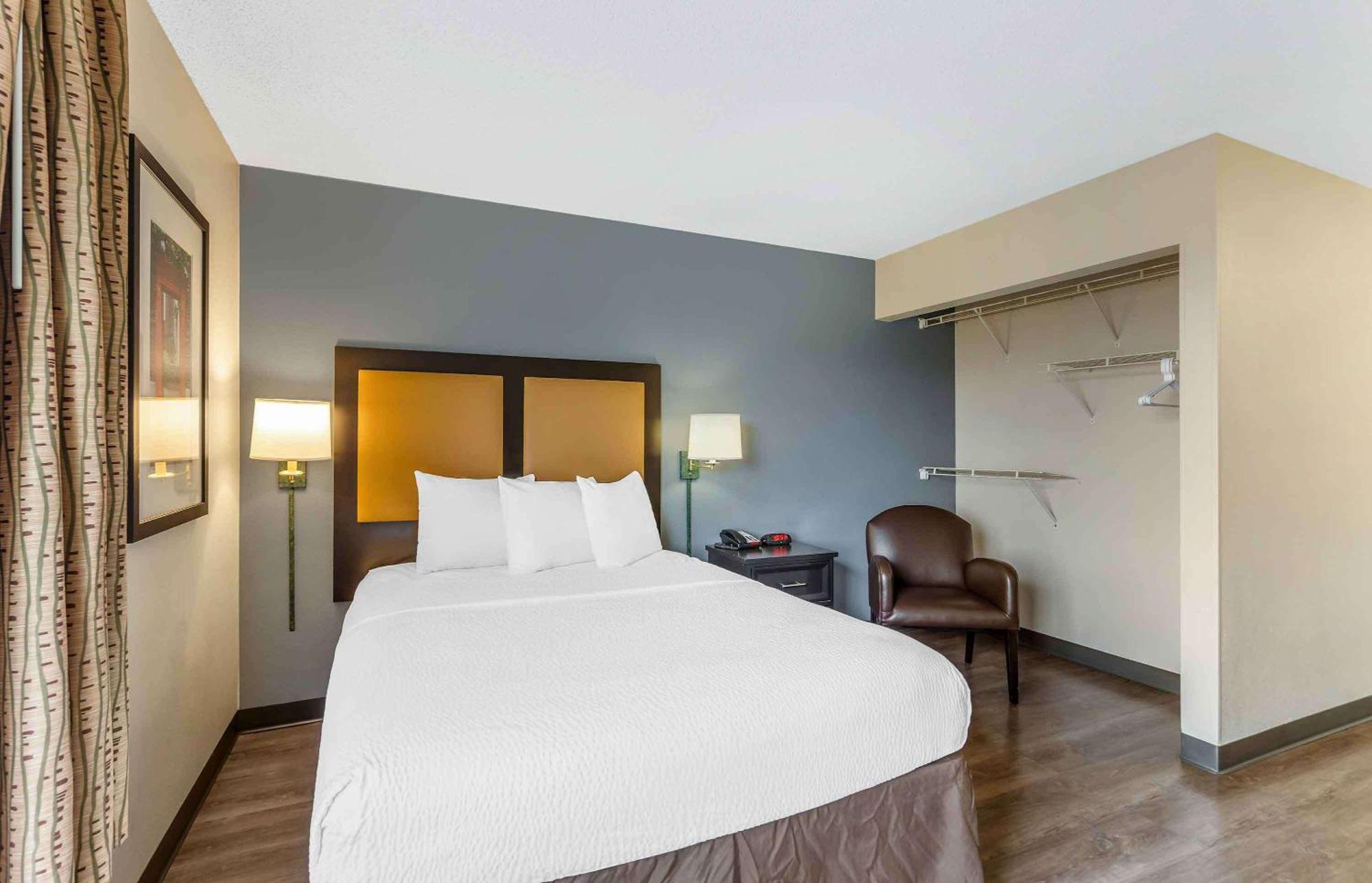 Extended Stay America Select Suites - Chicago - Naperville - East Buitenkant foto